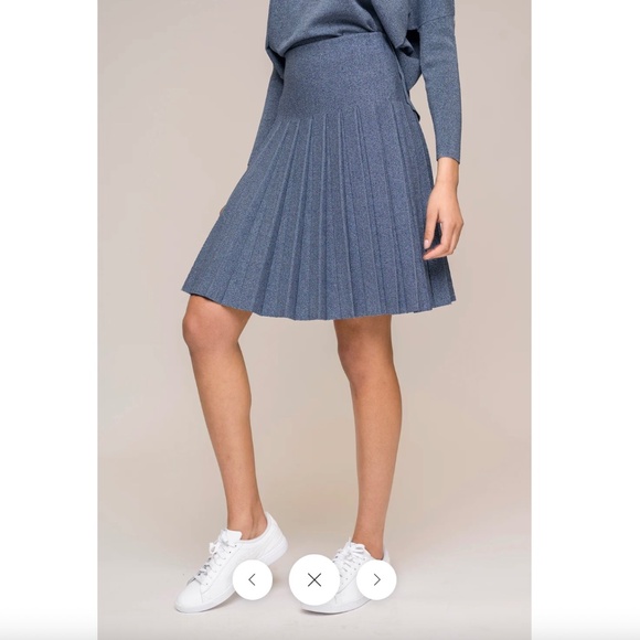 NWT Apparalel Infinity Skirt in Denim - Picture 1 of 6